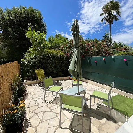 Apartment 2 Pieces A 150 Metres De La *
