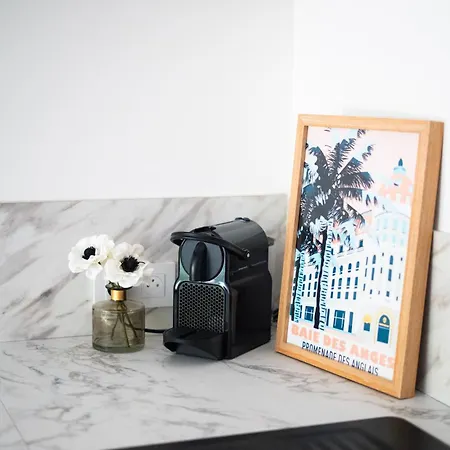 2 Pieces A 150 Metres De La 公寓 *