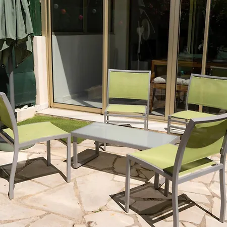 2 Pieces A 150 Metres De La Antibes